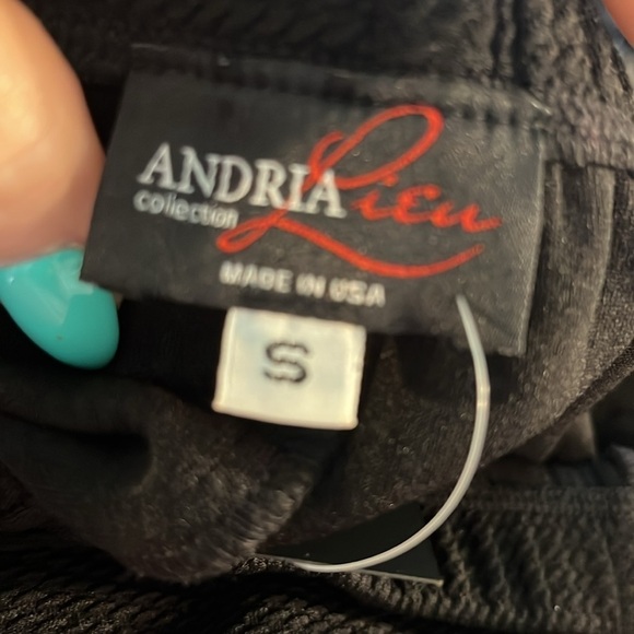 Andria Lieu Black Capri Pants NWT Size Small Elastic Waistband - Picture 5 of 9